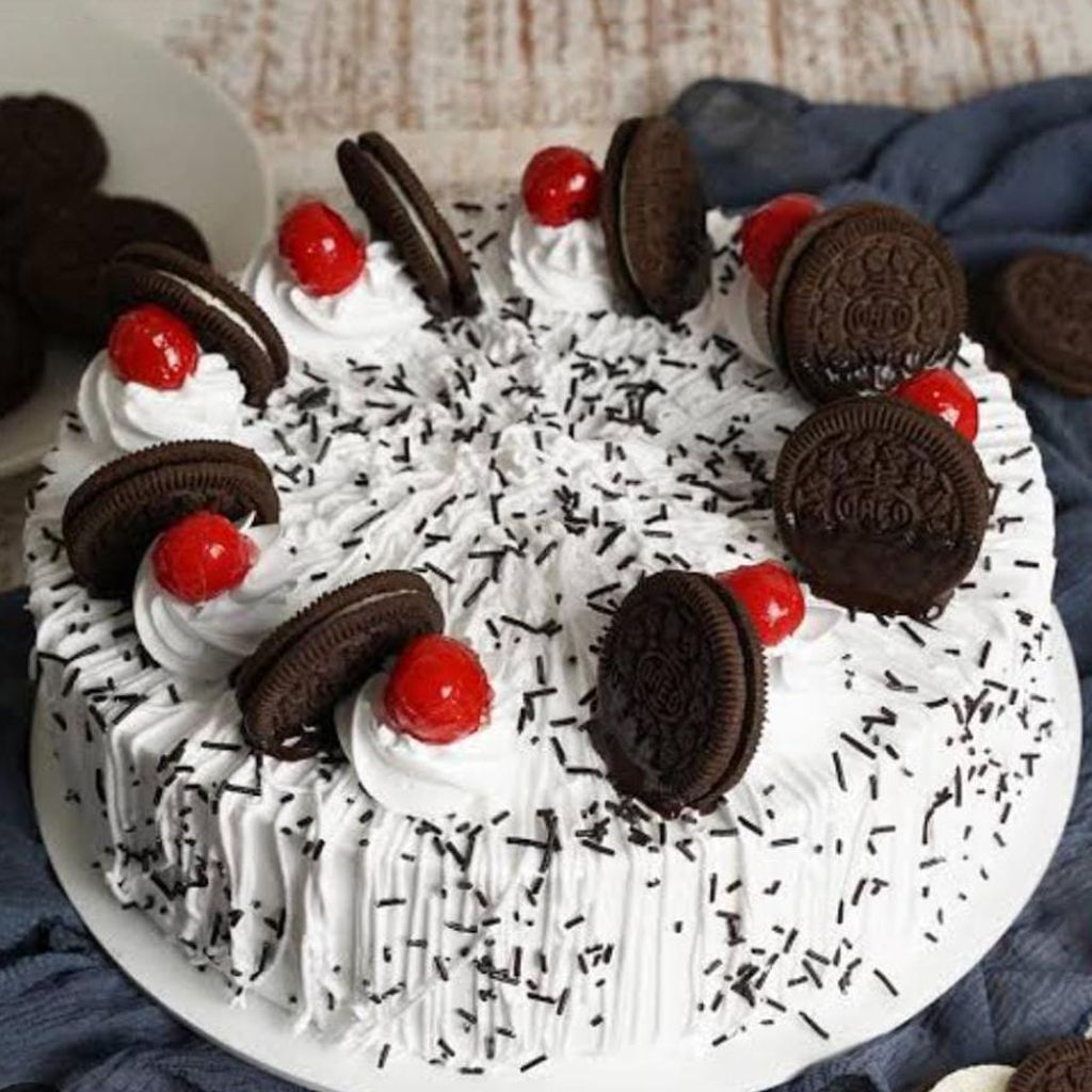 cake-63 Delicious Fresh Cream Cake – Oreo Cookies Cake - Image 1