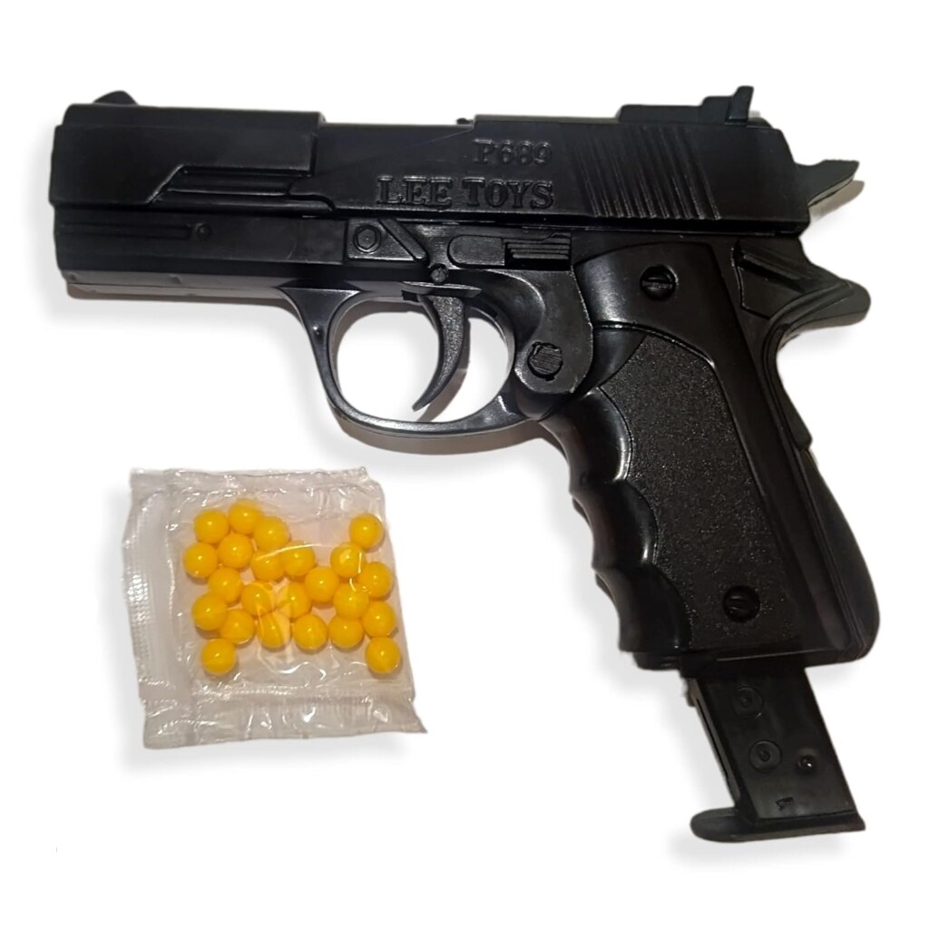 p689-small-air-bullet-gun-toy-for-kids-1-scaled P689 Small Air Bullet Gun Toy for Kids – Realistic and Fun Play Weapon for Action-Packed Adventures (Pack of 1) - Image 1